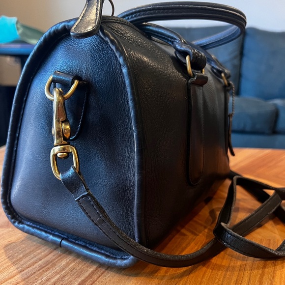 VINTAGE CÓRNER: COACH DESIGNER BONNIE CASHIN Black Leather Handbag with Strap - Picture 10 of 12